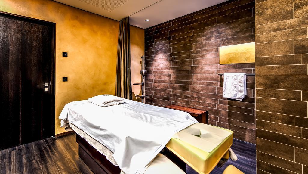 Small Luxury Hotel Wellnesshotel Golfpanorama ลิปเปอร์สวิล ภายนอก รูปภาพ