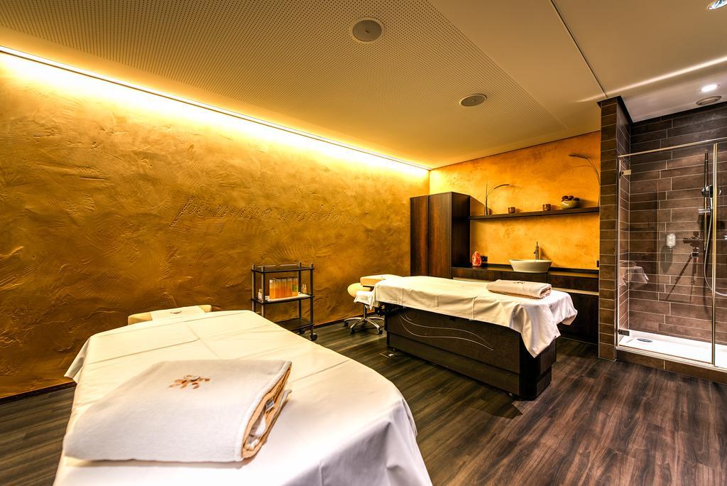 Small Luxury Hotel Wellnesshotel Golfpanorama ลิปเปอร์สวิล ภายนอก รูปภาพ
